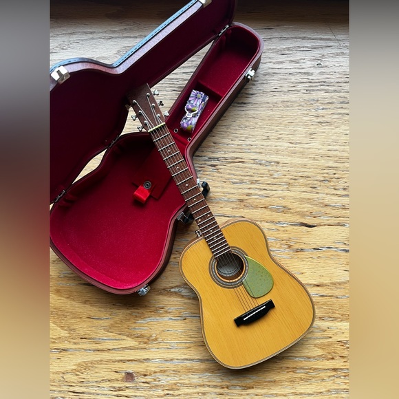 American Girl Doll Guitar Set - Picture 1 of 4